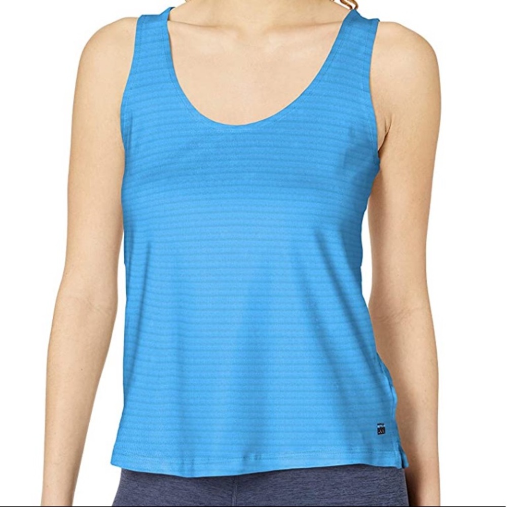 • HOST PICK! [Helly Hansen] Tank • - Picture 15 of 16